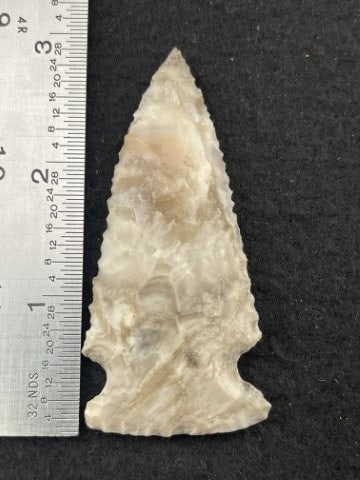 Side Notch Indian Artifact Arrowhead: KEY WORDS: INDIAN ARTIFACT ARTIFACTS ARROWHEAD ARROWHEADS NATIVE AMERICAN MISSISSIPPIAN QUAPAW CADDO POTTERY COINS MORGAN DOLLAR PEACE DOLLAR SILVER COINS. All coins have been Sigma tested for authent