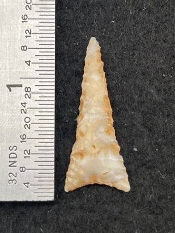 Arrow Point Indian Artifact Arrowhead: KEY WORDS: INDIAN ARTIFACT ARTIFACTS ARROWHEAD ARROWHEADS NATIVE AMERICAN MISSISSIPPIAN QUAPAW CADDO POTTERY COINS MORGAN DOLLAR PEACE DOLLAR SILVER COINS. All coins have been Sigma tested for authent