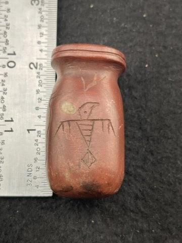 Engraved Red Stone Pipe Indian Artifact Arrowhead: KEY WORDS: INDIAN ARTIFACT ARTIFACTS ARROWHEAD ARROWHEADS NATIVE AMERICAN MISSISSIPPIAN QUAPAW CADDO POTTERY COINS MORGAN DOLLAR PEACE DOLLAR SILVER COINS. All coins have been Sigma tested for authent