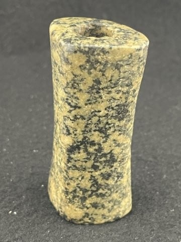 Bannerstone Indian Artifact Arrowhead: KEY WORDS: INDIAN ARTIFACT ARTIFACTS ARROWHEAD ARROWHEADS NATIVE AMERICAN MISSISSIPPIAN QUAPAW CADDO POTTERY COINS MORGAN DOLLAR PEACE DOLLAR SILVER COINS. All coins have been Sigma tested for authent