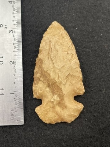 Dovetail Indian Artifact Arrowhead: KEY WORDS: INDIAN ARTIFACT ARTIFACTS ARROWHEAD ARROWHEADS NATIVE AMERICAN MISSISSIPPIAN QUAPAW CADDO POTTERY COINS MORGAN DOLLAR PEACE DOLLAR SILVER COINS. All coins have been Sigma tested for authent