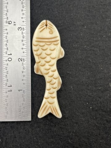 Bone Fish Effigy Indian Artifact Arrowhead: KEY WORDS: INDIAN ARTIFACT ARTIFACTS ARROWHEAD ARROWHEADS NATIVE AMERICAN MISSISSIPPIAN QUAPAW CADDO POTTERY COINS MORGAN DOLLAR PEACE DOLLAR SILVER COINS. All coins have been Sigma tested for