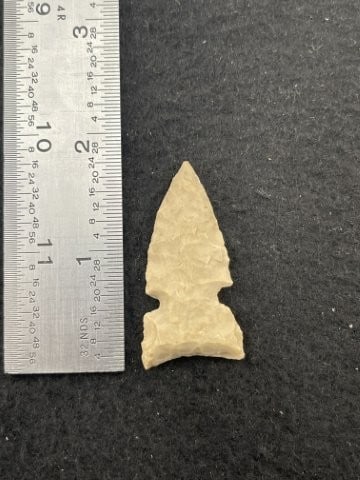 Arrow Point Indian Artifact Arrowhead (1 of 3)