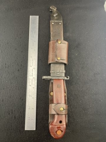 Large Bowie Knife with leather Sheath (1 of 16)