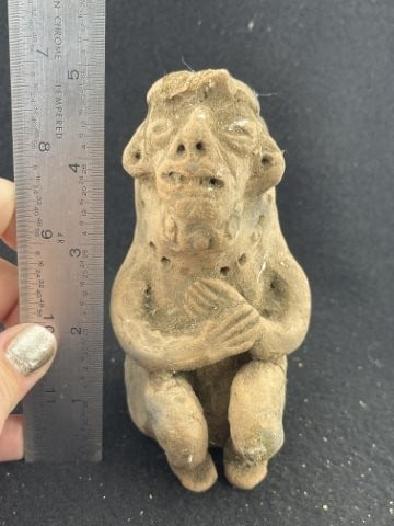 Pre-Columbian Pottery Vessel (1 of 6)