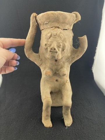 Pre-Columbian Pottery Vessel: KEY WORDS: INDIAN ARTIFACT ARTIFACTS ARROWHEAD ARROWHEADS NATIVE AMERICAN MISSISSIPPIAN QUAPAW CADDO POTTERY COINS MORGAN DOLLAR PEACE DOLLAR SILVER COINS. All coins have been Sigma tested for authent