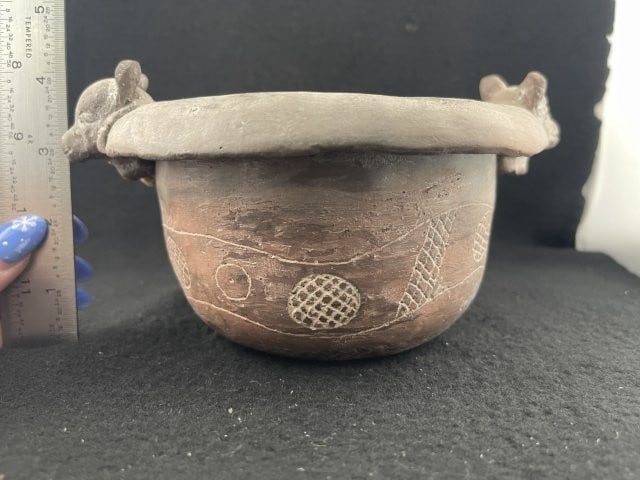 Pre-Columbian Pottery Vessel (1 of 5)