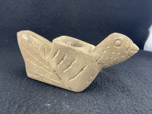 Bird Effigy Stone Pipe Indian Artifact Arrowhead: KEY WORDS: INDIAN ARTIFACT ARTIFACTS ARROWHEAD ARROWHEADS NATIVE AMERICAN MISSISSIPPIAN QUAPAW CADDO POTTERY COINS MORGAN DOLLAR PEACE DOLLAR SILVER COINS. All coins have been Sigma tested for