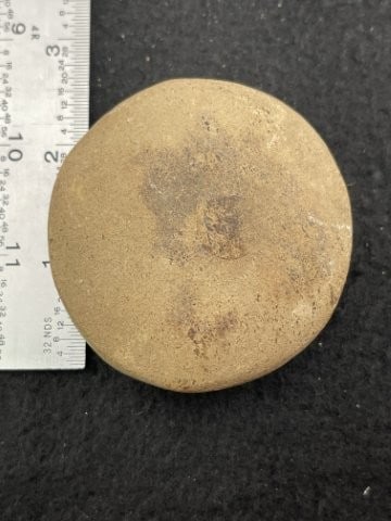 Discoidal Indian Artifact Arrowhead: KEY WORDS: INDIAN ARTIFACT ARTIFACTS ARROWHEAD ARROWHEADS NATIVE AMERICAN MISSISSIPPIAN QUAPAW CADDO POTTERY COINS MORGAN DOLLAR PEACE DOLLAR SILVER COINS. All coins have been Sigma tested for