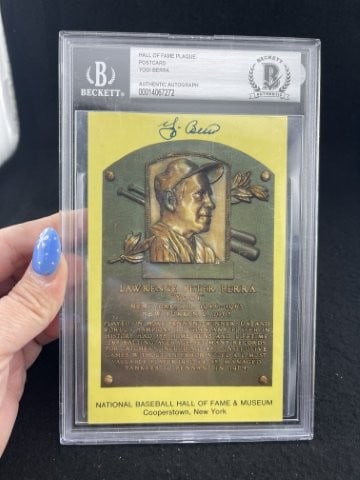 Yogi Berra Hand Signed Authentic Autograph Hall of Fame Plaque Postcard Baseball Card (1 of 2)