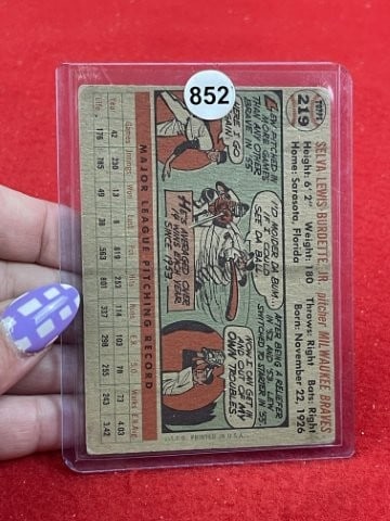 Topps Lew Burdette Baseball Card - 2