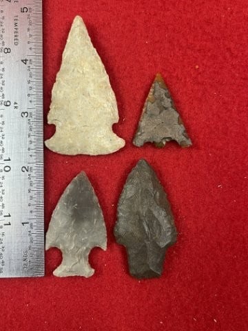 Group of very nice Arrow Points Indian Artifact Arrowhead: KEY WORDS: INDIAN ARTIFACT ARTIFACTS ARROWHEAD ARROWHEADS NATIVE AMERICAN MISSISSIPPIAN QUAPAW CADDO POTTERY COINS MORGAN DOLLAR PEACE DOLLAR SILVER COINS. All coins have been Sigma tested for authent