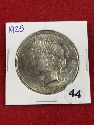 1925 Peace Silver Dollar Coin: KEY WORDS: INDIAN ARTIFACT ARTIFACTS ARROWHEAD ARROWHEADS NATIVE AMERICAN MISSISSIPPIAN QUAPAW CADDO POTTERY COINS MORGAN DOLLAR PEACE DOLLAR SILVER COINS. All coins have been Sigma tested for authent