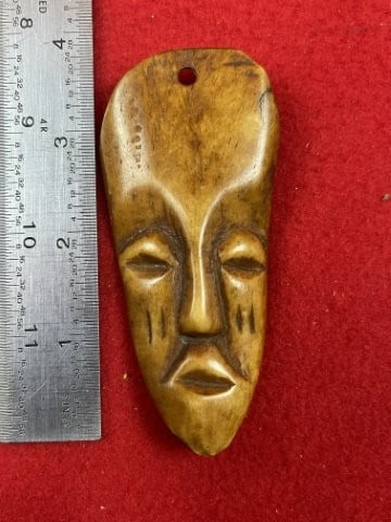 Face Effigy Pendant Indian Artifact Arrowhead: KEY WORDS: INDIAN ARTIFACT ARTIFACTS ARROWHEAD ARROWHEADS NATIVE AMERICAN MISSISSIPPIAN QUAPAW CADDO POTTERY COINS MORGAN DOLLAR PEACE DOLLAR SILVER COINS. All coins have been Sigma tested for authent