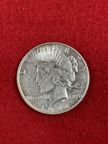 1922 Peace Silver Dollar Coin: KEY WORDS: INDIAN ARTIFACT ARTIFACTS ARROWHEAD ARROWHEADS NATIVE AMERICAN MISSISSIPPIAN QUAPAW CADDO POTTERY COINS MORGAN DOLLAR PEACE DOLLAR SILVER COINS. All coins have been Sigma tested for authent