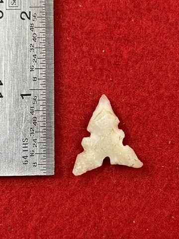 Arrow Point Indian Artifact Arrowhead: KEY WORDS: INDIAN ARTIFACT ARTIFACTS ARROWHEAD ARROWHEADS NATIVE AMERICAN MISSISSIPPIAN QUAPAW CADDO POTTERY COINS MORGAN DOLLAR PEACE DOLLAR SILVER COINS. All coins have been Sigma tested for