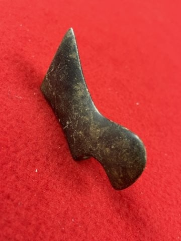 Birdstone Indian Artifact Arrowhead: KEY WORDS: INDIAN ARTIFACT ARTIFACTS ARROWHEAD ARROWHEADS NATIVE AMERICAN MISSISSIPPIAN QUAPAW CADDO POTTERY COINS MORGAN DOLLAR PEACE DOLLAR SILVER COINS. All coins have been Sigma tested for authent