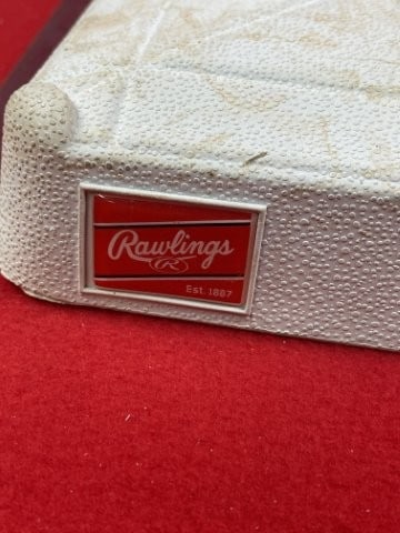 Game Used Authentic Base Major League Baseball - 4