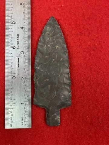 Finely made Hardin Indian Artifact Arrowhead: KEY WORDS: INDIAN ARTIFACT ARTIFACTS ARROWHEAD ARROWHEADS NATIVE AMERICAN MISSISSIPPIAN QUAPAW CADDO POTTERY COINS MORGAN DOLLAR PEACE DOLLAR SILVER COINS. All coins have been Sigma tested for authent