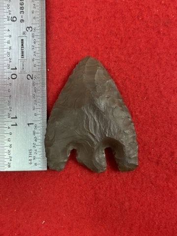 Hematite Calf Creek Indian Artifact Arrowhead: KEY WORDS: INDIAN ARTIFACT ARTIFACTS ARROWHEAD ARROWHEADS NATIVE AMERICAN MISSISSIPPIAN QUAPAW CADDO POTTERY COINS MORGAN DOLLAR PEACE DOLLAR SILVER COINS. All coins have been Sigma tested for