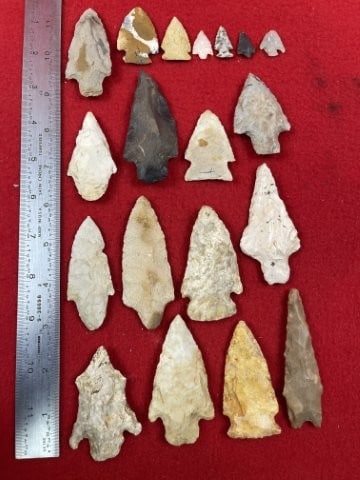 Large Group of Arrowhead Indian Artifact Arrowhead: KEY WORDS: INDIAN ARTIFACT ARTIFACTS ARROWHEAD ARROWHEADS NATIVE AMERICAN MISSISSIPPIAN QUAPAW CADDO POTTERY COINS MORGAN DOLLAR PEACE DOLLAR SILVER COINS. All coins have been Sigma tested for authent