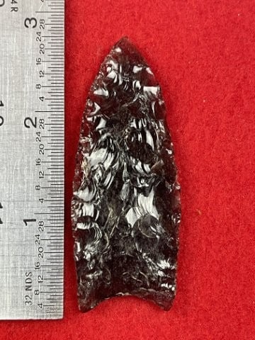 Glass Arrow Point: KEY WORDS: INDIAN ARTIFACT ARTIFACTS ARROWHEAD ARROWHEADS NATIVE AMERICAN MISSISSIPPIAN QUAPAW CADDO POTTERY COINS MORGAN DOLLAR PEACE DOLLAR SILVER COINS. All coins have been Sigma tested for