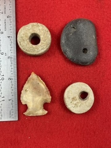 Group of Miscellaneous Items Indian Artifact Arrowhead: KEY WORDS: INDIAN ARTIFACT ARTIFACTS ARROWHEAD ARROWHEADS NATIVE AMERICAN MISSISSIPPIAN QUAPAW CADDO POTTERY COINS MORGAN DOLLAR PEACE DOLLAR SILVER COINS. All coins have been Sigma tested for authent