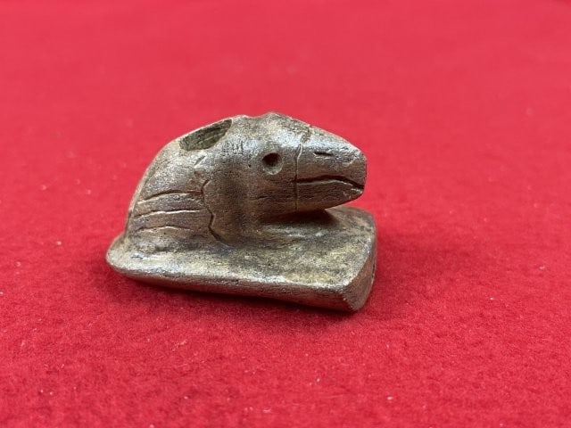 Hawk Effigy Stone Pipe Indian Artifact Arrowhead: KEY WORDS: INDIAN ARTIFACT ARTIFACTS ARROWHEAD ARROWHEADS NATIVE AMERICAN MISSISSIPPIAN QUAPAW CADDO POTTERY COINS MORGAN DOLLAR PEACE DOLLAR SILVER COINS. All coins have been Sigma tested for