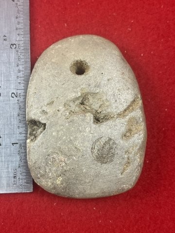 Pendant Indian Artifact Arrowhead: KEY WORDS: INDIAN ARTIFACT ARTIFACTS ARROWHEAD ARROWHEADS NATIVE AMERICAN MISSISSIPPIAN QUAPAW CADDO POTTERY COINS MORGAN DOLLAR PEACE DOLLAR SILVER COINS. All coins have been Sigma tested for authent