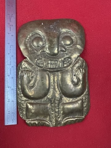 Hudson Bay Style Bird Effigy Metal Indian Artifact Arrowhead: KEY WORDS: INDIAN ARTIFACT ARTIFACTS ARROWHEAD ARROWHEADS NATIVE AMERICAN MISSISSIPPIAN QUAPAW CADDO POTTERY COINS MORGAN DOLLAR PEACE DOLLAR SILVER COINS. All coins have been Sigma tested for