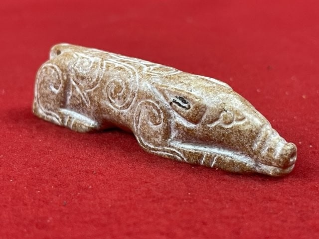 Chinese Jade Hongshan Figurine: KEY WORDS: INDIAN ARTIFACT ARTIFACTS ARROWHEAD ARROWHEADS NATIVE AMERICAN MISSISSIPPIAN QUAPAW CADDO POTTERY COINS MORGAN DOLLAR PEACE DOLLAR SILVER COINS. All coins have been Sigma tested for authent