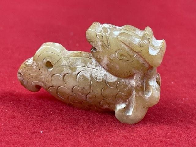 Chinese Jade Hongshan Figurine: KEY WORDS: INDIAN ARTIFACT ARTIFACTS ARROWHEAD ARROWHEADS NATIVE AMERICAN MISSISSIPPIAN QUAPAW CADDO POTTERY COINS MORGAN DOLLAR PEACE DOLLAR SILVER COINS. All coins have been Sigma tested for authent