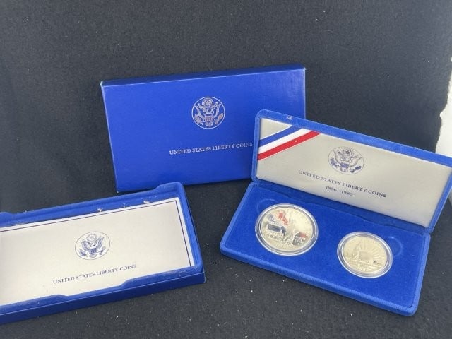 90% Silver United States Liberty one Dollar Coin Half dollar is clad (1 of 2)