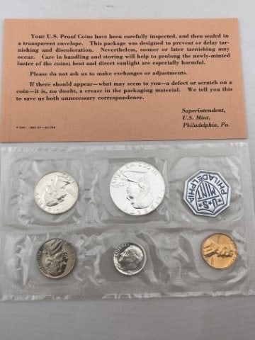 U.S. Proof Coin Set: KEY WORDS: INDIAN ARTIFACT ARTIFACTS ARROWHEAD ARROWHEADS NATIVE AMERICAN MISSISSIPPIAN QUAPAW CADDO POTTERY COINS MORGAN DOLLAR PEACE DOLLAR SILVER COINS. All coins have been Sigma tested for authent