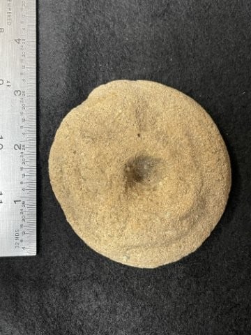 Small Discoidal Indian Artifact Arrowhead: KEY WORDS: INDIAN ARTIFACT ARTIFACTS ARROWHEAD ARROWHEADS NATIVE AMERICAN MISSISSIPPIAN QUAPAW CADDO POTTERY COINS MORGAN DOLLAR PEACE DOLLAR SILVER COINS. All coins have been Sigma tested for authent