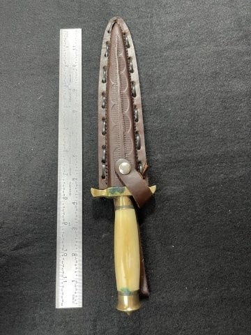 Dagger with Leather Sheath Indian Artifact Arrowhead (1 of 5)