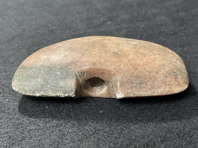 Bannerstone Indian Artifact Arrowhead: KEY WORDS: INDIAN ARTIFACT ARTIFACTS ARROWHEAD ARROWHEADS NATIVE AMERICAN MISSISSIPPIAN QUAPAW CADDO POTTERY COINS MORGAN DOLLAR PEACE DOLLAR SILVER COINS. All coins have been Sigma tested for
