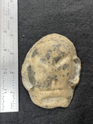 Face Effigy Indian Artifact Arrowhead: KEY WORDS: INDIAN ARTIFACT ARTIFACTS ARROWHEAD ARROWHEADS NATIVE AMERICAN MISSISSIPPIAN QUAPAW CADDO POTTERY COINS MORGAN DOLLAR PEACE DOLLAR SILVER COINS. All coins have been Sigma tested for authent