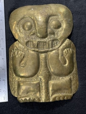 Hudson Bay Style Owl Effigy Indian Artifact Arrowhead: KEY WORDS: INDIAN ARTIFACT ARTIFACTS ARROWHEAD ARROWHEADS NATIVE AMERICAN MISSISSIPPIAN QUAPAW CADDO POTTERY COINS MORGAN DOLLAR PEACE DOLLAR SILVER COINS. All coins have been Sigma tested for