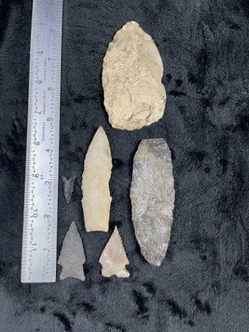 Group of Arrow Points Indian Artifact Arrowhead (1 of 6)