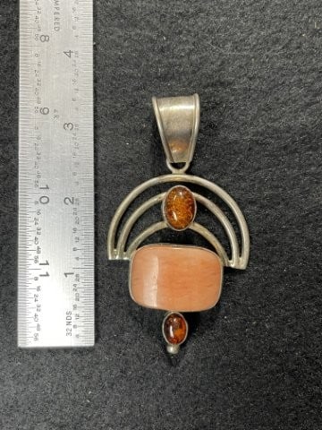 Sterling Silver Pendant Indian Artifact Arrowhead: KEY WORDS: INDIAN ARTIFACT ARTIFACTS ARROWHEAD ARROWHEADS NATIVE AMERICAN MISSISSIPPIAN QUAPAW CADDO POTTERY COINS MORGAN DOLLAR PEACE DOLLAR SILVER COINS. All coins have been Sigma tested for authent