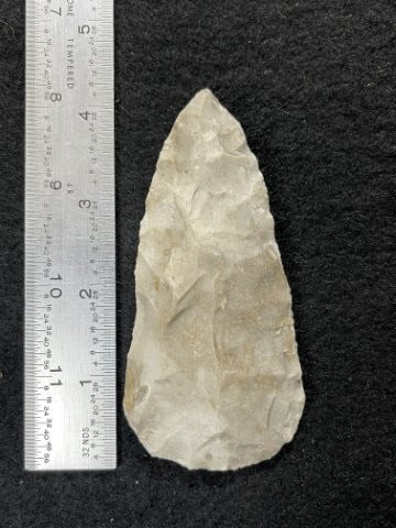 Chipped Blade Indian Artifact Arrowhead (1 of 3)