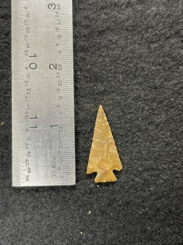 Arrow Point Indian Artifact Arrowhead: KEY WORDS: INDIAN ARTIFACT ARTIFACTS ARROWHEAD ARROWHEADS NATIVE AMERICAN MISSISSIPPIAN QUAPAW CADDO POTTERY COINS MORGAN DOLLAR PEACE DOLLAR SILVER COINS. All coins have been Sigma tested for