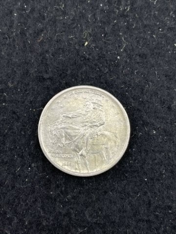 1925 Stone Mountain Memorial Half Dollar Coin (1 of 2)