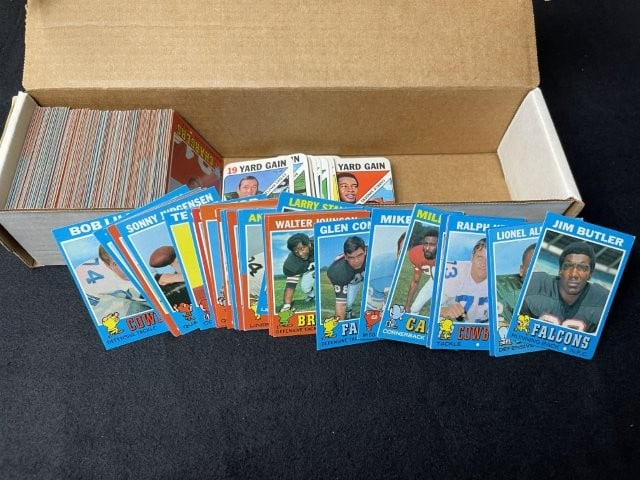 Box of 1971 Topps Football Cards & Football Game Cards: KEY WORDS: INDIAN ARTIFACT ARTIFACTS ARROWHEAD ARROWHEADS NATIVE AMERICAN MISSISSIPPIAN QUAPAW CADDO POTTERY COINS MORGAN DOLLAR PEACE DOLLAR SILVER COINS. All coins have been Sigma tested for