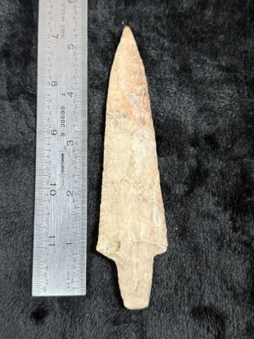 Very nice Adena Indian Artifact Arrowhead: KEY WORDS: INDIAN ARTIFACT ARTIFACTS ARROWHEAD ARROWHEADS NATIVE AMERICAN MISSISSIPPIAN QUAPAW CADDO POTTERY COINS MORGAN DOLLAR PEACE DOLLAR SILVER COINS. All coins have been Sigma tested for authent