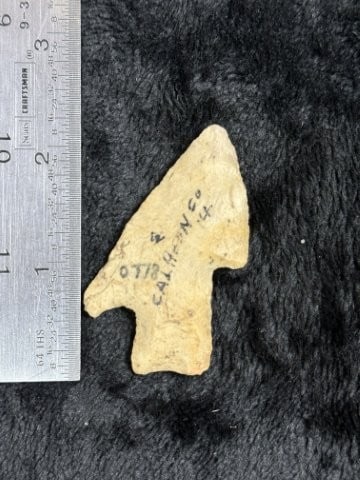 Arrow Point Indian Artifact Arrowhead: KEY WORDS: INDIAN ARTIFACT ARTIFACTS ARROWHEAD ARROWHEADS NATIVE AMERICAN MISSISSIPPIAN QUAPAW CADDO POTTERY COINS MORGAN DOLLAR PEACE DOLLAR SILVER COINS. All coins have been Sigma tested for authent