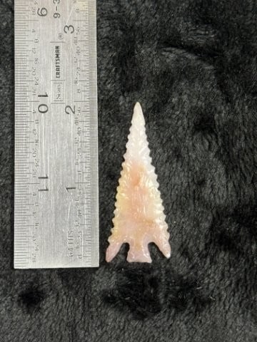 Arrow Point Indian Artifact Arrowhead: KEY WORDS: INDIAN ARTIFACT ARTIFACTS ARROWHEAD ARROWHEADS NATIVE AMERICAN MISSISSIPPIAN QUAPAW CADDO POTTERY COINS MORGAN DOLLAR PEACE DOLLAR SILVER COINS. All coins have been Sigma tested for authent