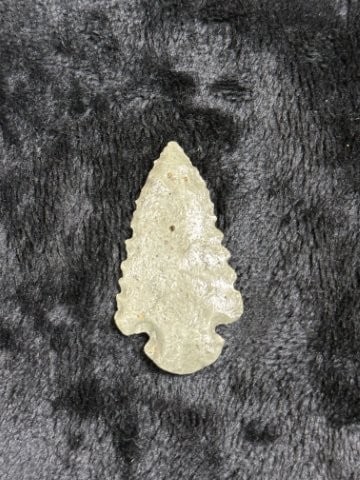 Arrow Point Indian Artifact Arrowhead - 2