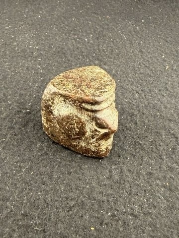 Face Effigy Indian Artifact Arrowhead: KEY WORDS: INDIAN ARTIFACT ARTIFACTS ARROWHEAD ARROWHEADS NATIVE AMERICAN MISSISSIPPIAN QUAPAW CADDO POTTERY COINS MORGAN DOLLAR PEACE DOLLAR SILVER COINS. All coins have been Sigma tested for